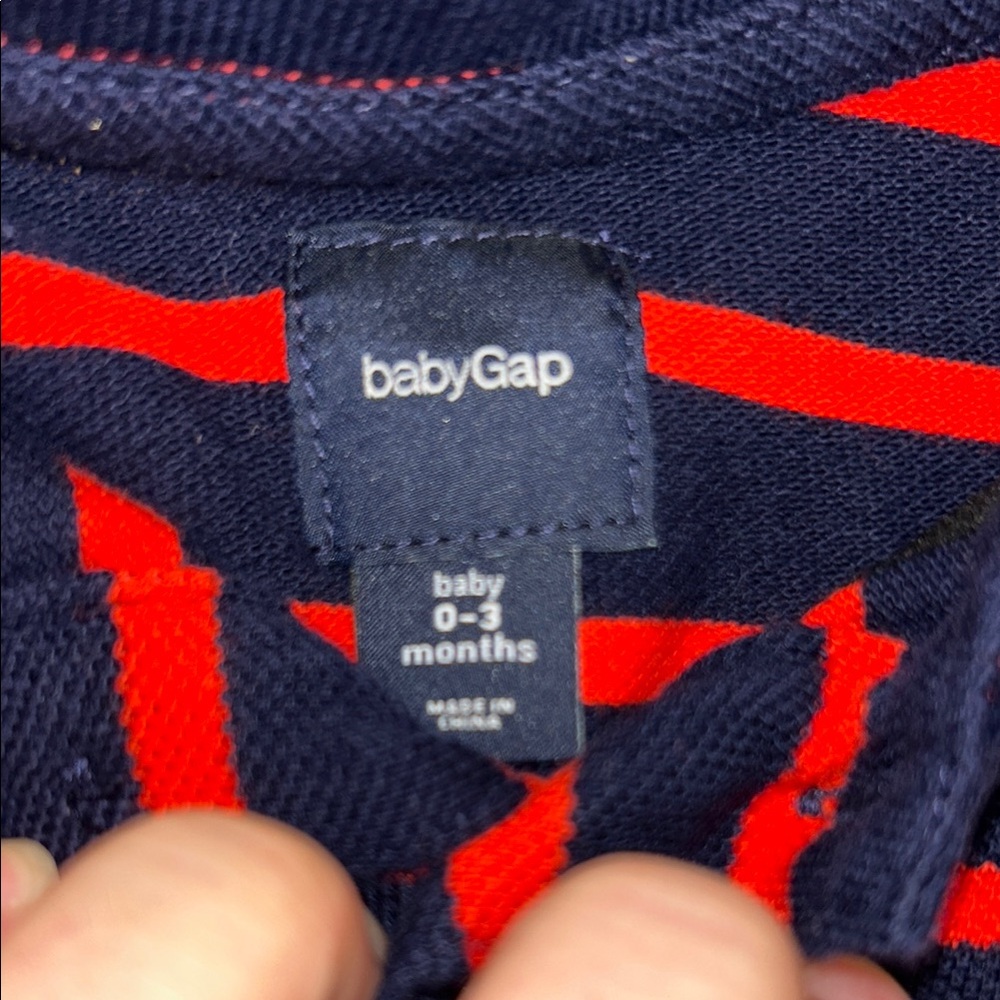 GAP - Picture 2 of 2